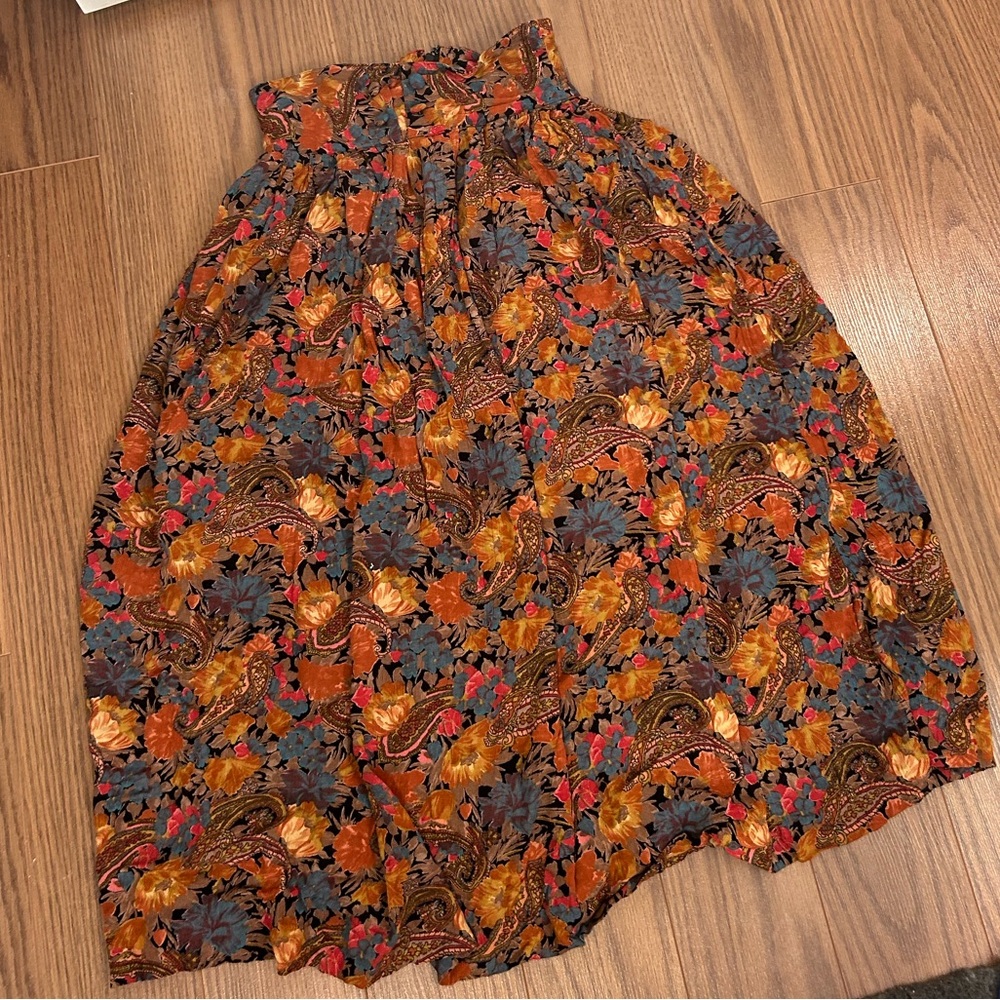 Vintage patterned high waist skirt